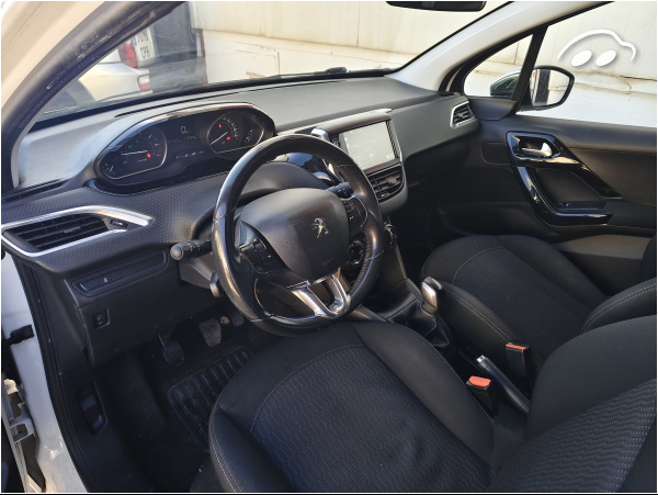 Peugeot 208 1.2 7