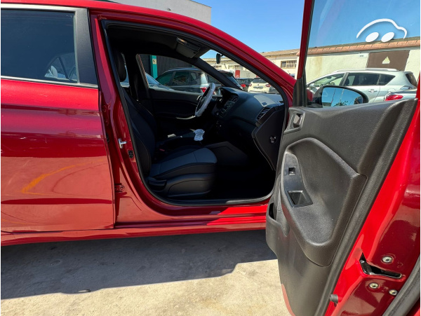 Hyundai i20 1.2 GO 8