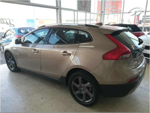 Volvo V40 Cross Country momentum 3