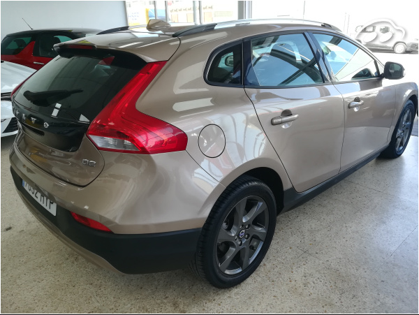 Volvo V40 Cross Country momentum 4