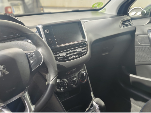 Peugeot 208 1.2 12