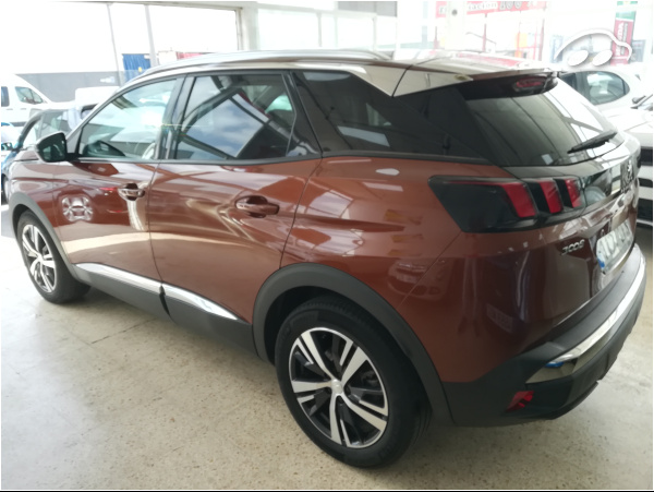 Peugeot 3008 SUV ALLURE 2