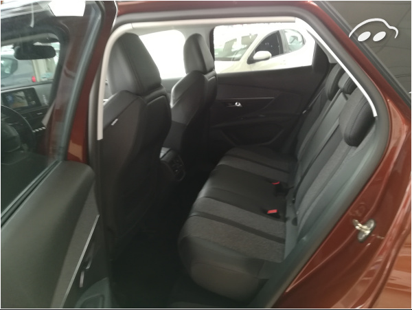 Peugeot 3008 SUV ALLURE 7