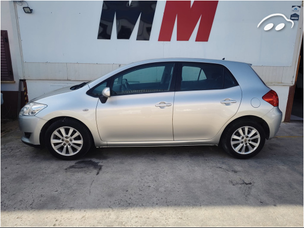 Toyota Auris 1.6 5