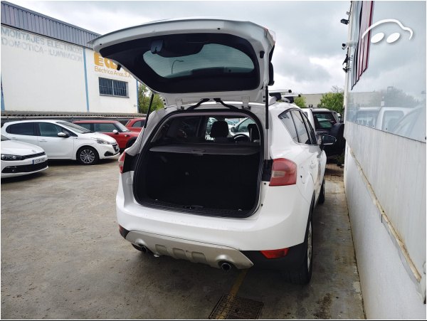 Ford Kuga 2.0 8