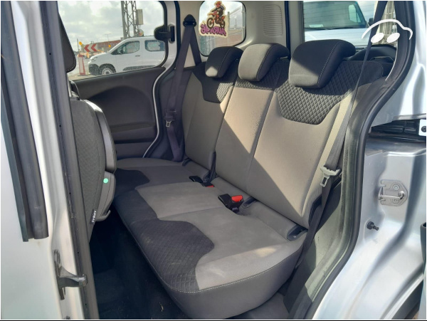 Ford Tourneo courier  8