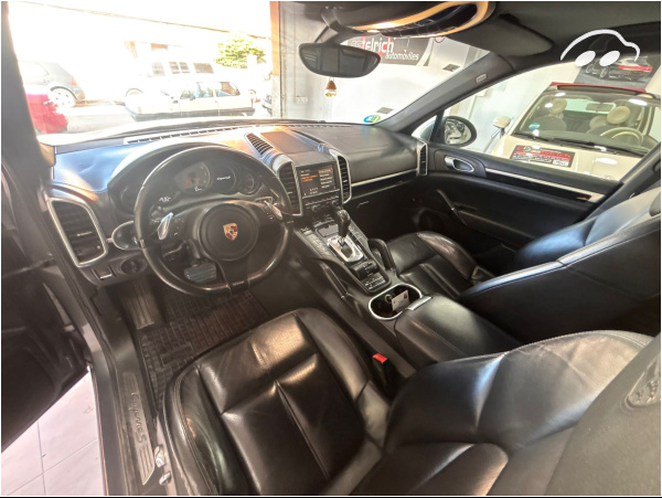 Porsche Cayenne S  7