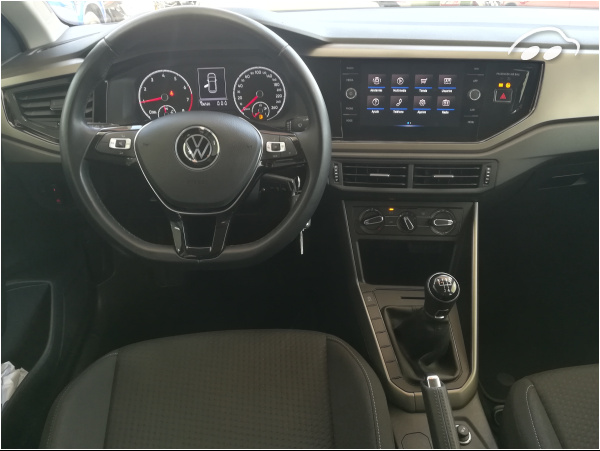 Volkswagen Polo ADVANCED 5