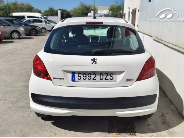 Peugeot 207 1.6 8