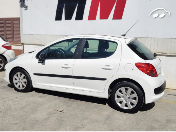 Peugeot 207 1.6 5