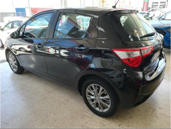 Toyota Yaris ACTIVE 2