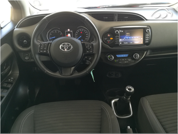 Toyota Yaris ACTIVE 5