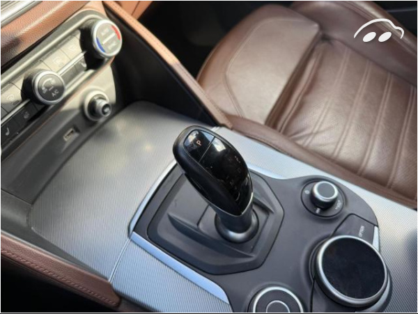 Alfa Romeo Stelvio Super 2.0 148 kW (200 CV) AT8 Q4 5