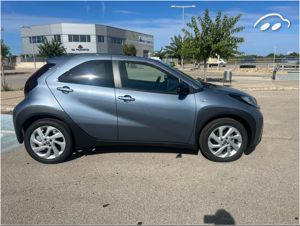 Toyota Aygo X Cross Play 1.0 VVTI 5