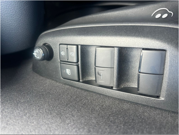 Toyota Yaris Active Tech hybrid 8