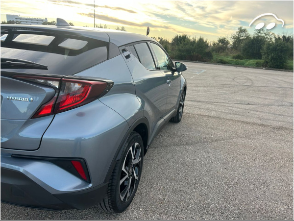 Toyota C-HR 1.8 125H ADVANCE 6